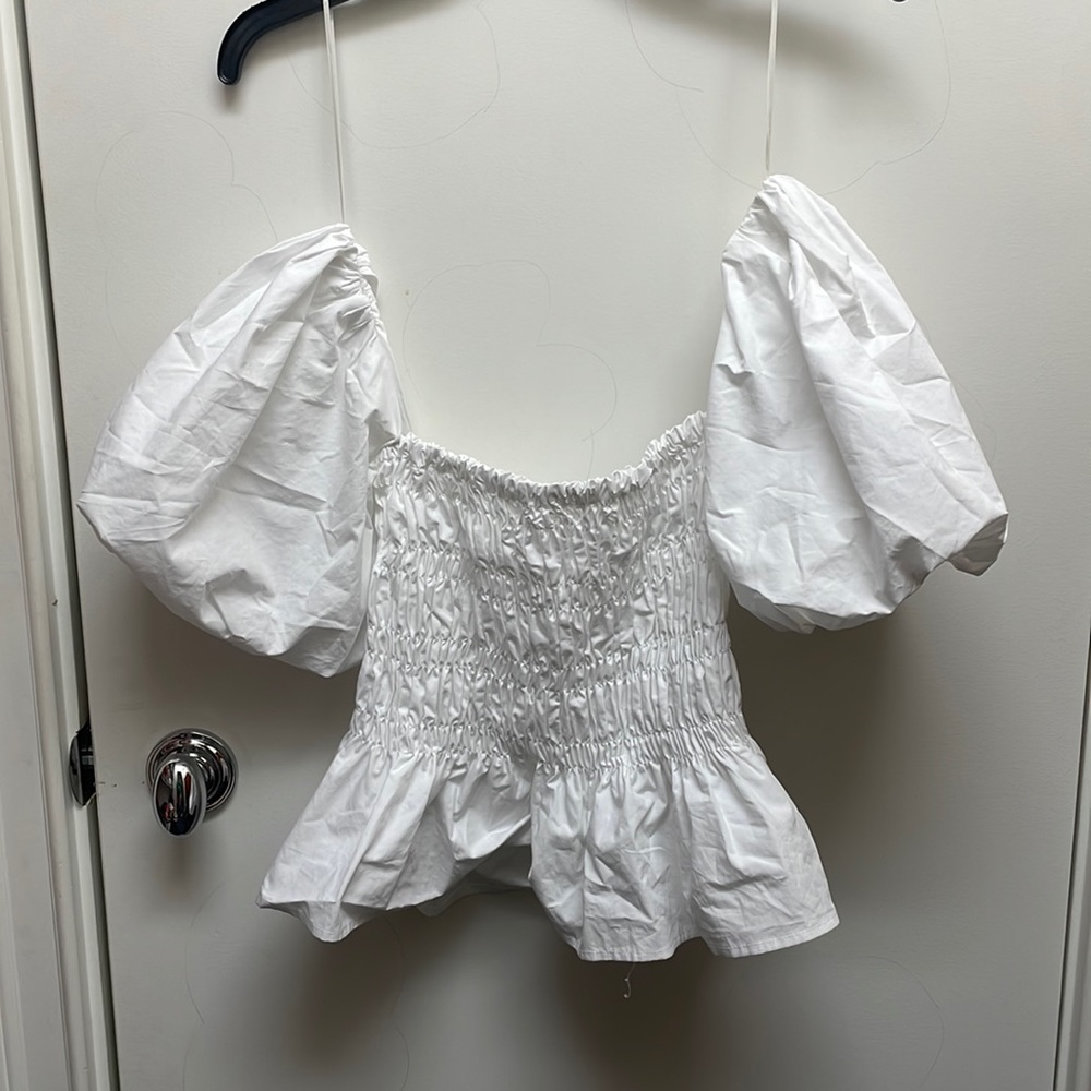 Nordstrom Cute White Puffy sleeve top